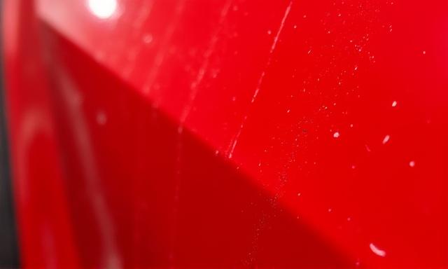 洗車傷でくすんだフェラーリの塗装
